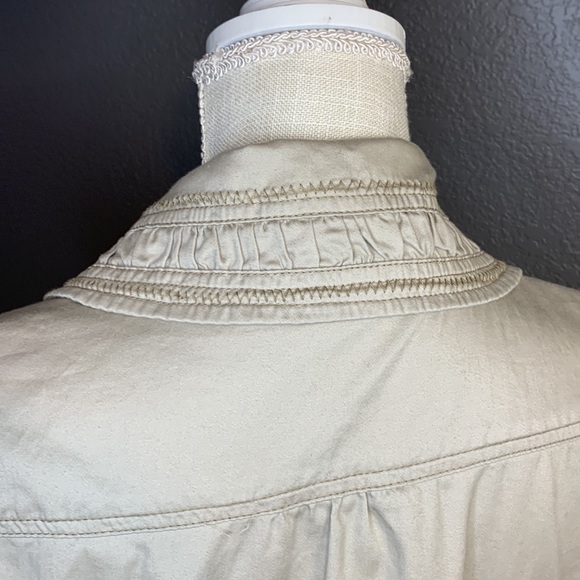 Light Cream Vest - Picture 6 of 7